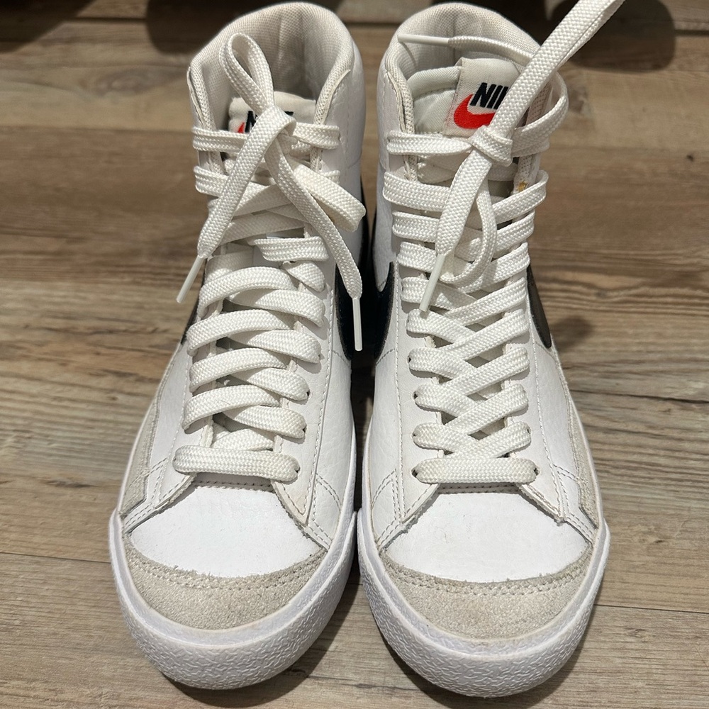 Nike Blazer Mid 77 Shoes